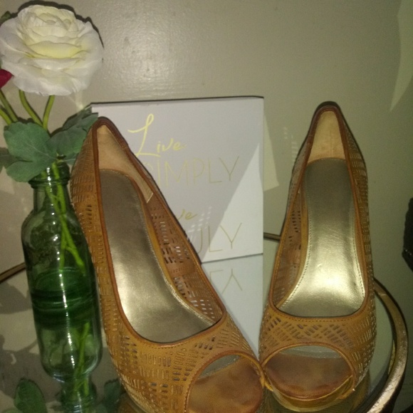 Guess peep toe heels - Picture 2 of 5